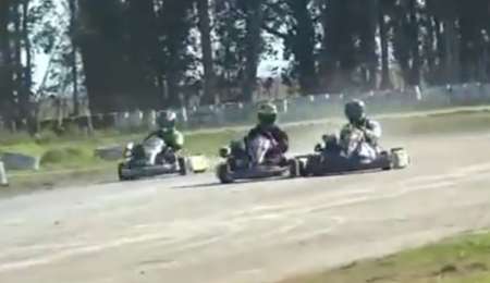 Intentó sacarle el cable de la bujía al rival