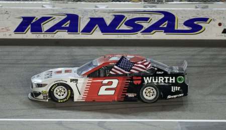 Keselowski ganó Nascar en Kansas