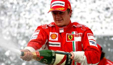 Ferrari renovó con Kimi