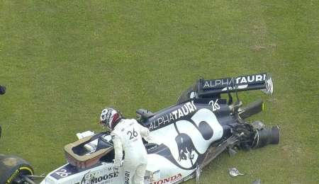 Fuerte golpe de Kvyat en Silverstone