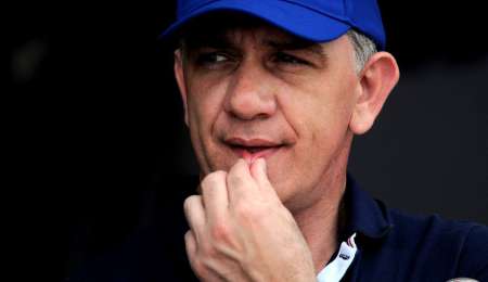 Ugalde se baja una fecha del TC