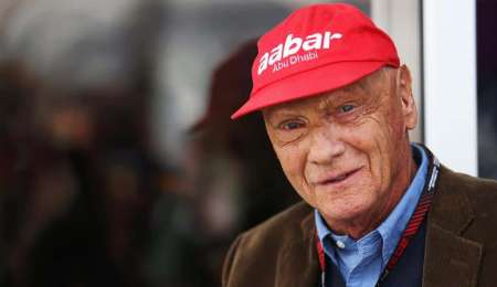 Lauda otra vez internado con una fuerte gripe