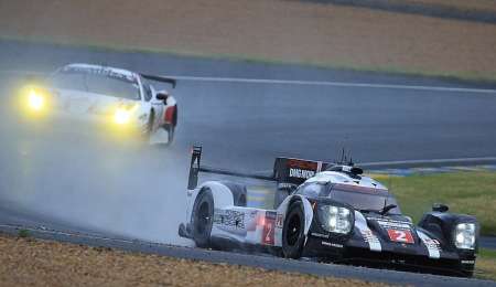 Porsche mantiene la pole bajo la lluvia