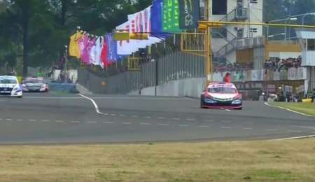 Polémica con la línea blanca en la salida de boxes