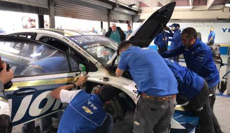 Principio de incendio en el auto de Llaver