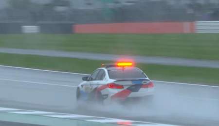 La lluvia demoró la acción en Silverstone