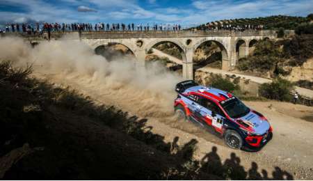 Loeb paseó en Granada y Pons salió campeón