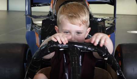 McLaren le cumplió el sueño a un pequeño fanático de la F1