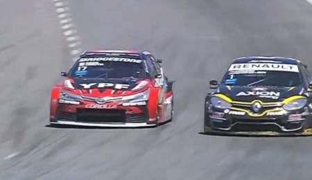 La espectacular maniobra de Rossi a Ardusso en los 200 Kilómetros