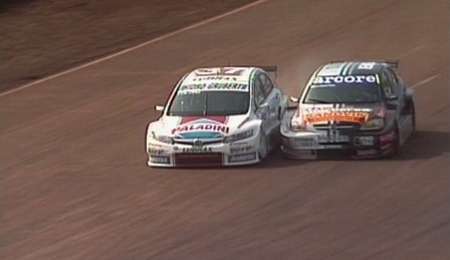 Video: Maniobras para el recuerdo en Oberá