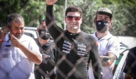 Llamativo golpe en recta principal desde adentro