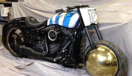 La llamativa moto que le regalaron a Maradona