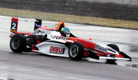 Marino Dominó bajo el agua