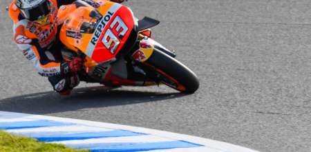 Márquez predominó en un entrenamiento accidentado