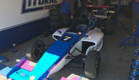 Tobías Martínez llevará el color rosa en su auto en adhesión a la lucha contra el cáncer