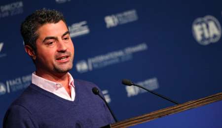 FIA explica el cambio de sanción a Hamilton