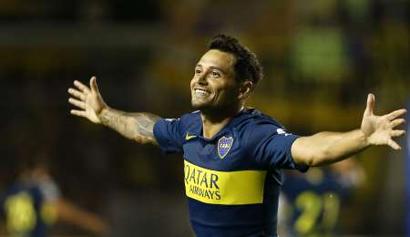 El exclusivo auto que se compró Mauro Zárate