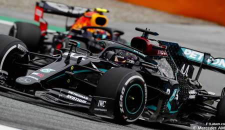 Mercedes mantiene el negro para el próximo año