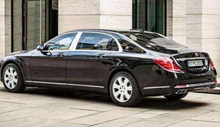 El Rey de España también estrena un Mercedes negro