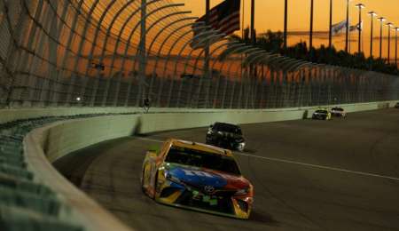 Nascar correrá dos carreras con público