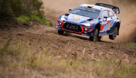 Mikkelsen saltó a la punta del Rally de Argentina