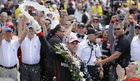 Australia al tope del mundo motor por Ricciardo y Power