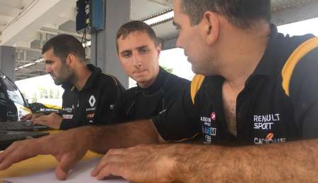 Moggia probó el Renault campeón de TC2000