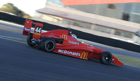 "El objetivo es terminar las dos carreras"