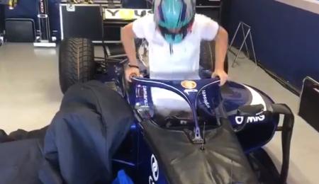 Billy Monger hizo podio y lo festejó a lo Ricciardo