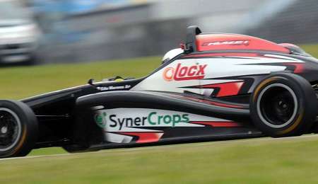 Fórmula Renault 2.0: Eduardo Moreno es el puntero del campeonato