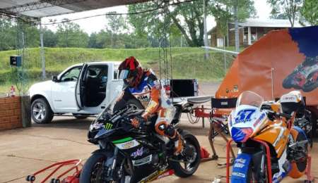 Las motos de velocidad giraron en Oberá