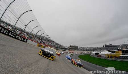 Nascar corre hasta los Lunes