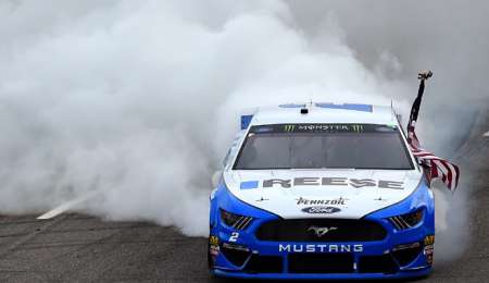 Brad Keselowsky ganó nuevamente en la Nascar