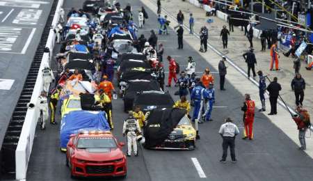 Nascar postergado para hoy por lluvia