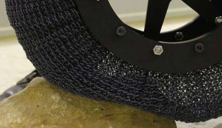 Los nuevos neumáticos metálicos creados por la NASA