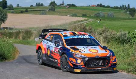 Neuville prevalece en el mano a mano con Breen en Bélgica