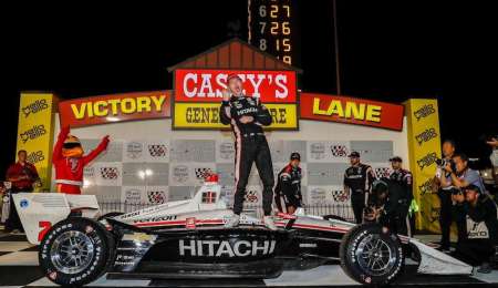 Newgarden ganó IndyCar en Iowa y se trepó a la punta del campeonato