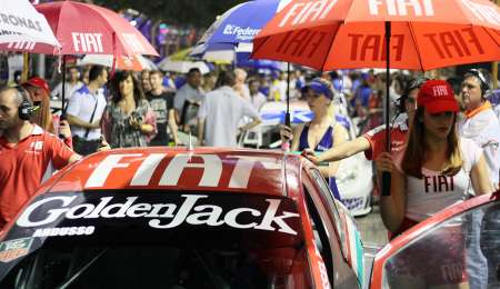 Highlights de la carrera nocturna en el callejero