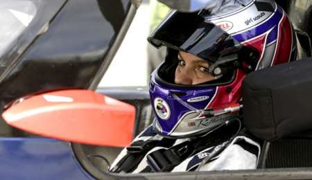 Katherine Legge sufrió un fuerte accidente