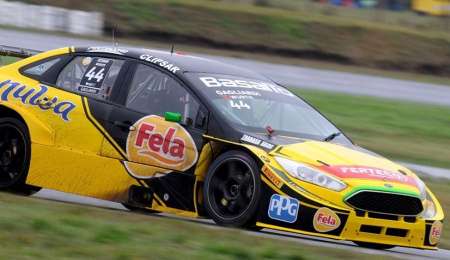 Gagliardi Genné bajo la lluvia