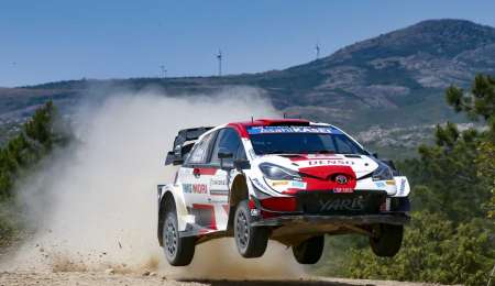 Tänak abandonó y Ogier tomó la punta en Italia