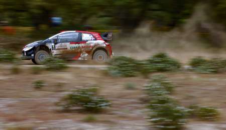 Ogier, con el camino libre en Italia