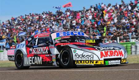 Guillermo Ortelli es el piloto en actividad más ganador de carreras y Pole positions 