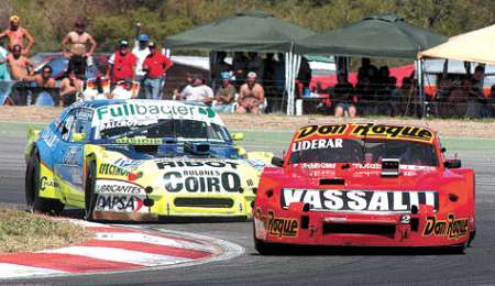 Cuando el Pato Di Palma saludó en la recta