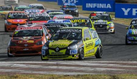 Impresionante Turismo Pista, 124 autos en el Coliseo Porteño