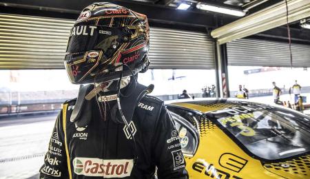 Pernía fue desafiado por dos pequeños pilotos