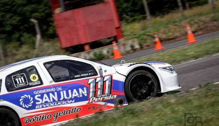 Persia también ganó la final de titulares del Junior en 9 de Julio