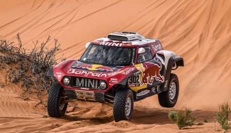 Dakar: Peterhansel mete presión a los punteros