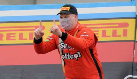 Matías Cravero, picante arriba y abajo del auto