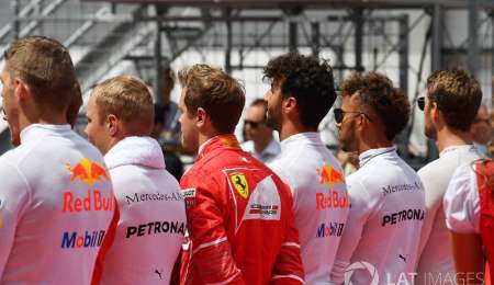 PILOTOS PARADOS POR MÁS TIEMPO